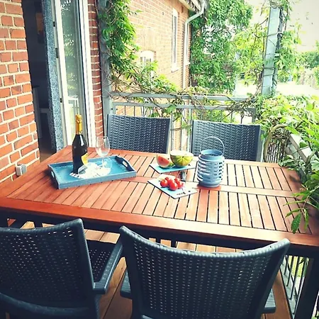 Grosse Familien-ferienwohnung In Strandnaehe Wlan Apartment Kuehlungsborn